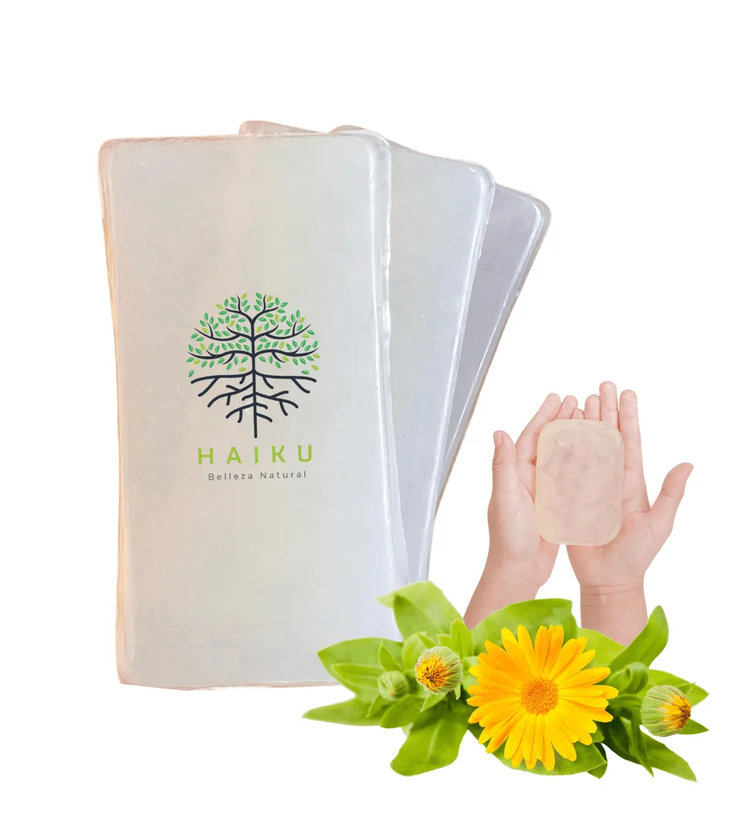 Base Jabon Glicerina Transparente en manos